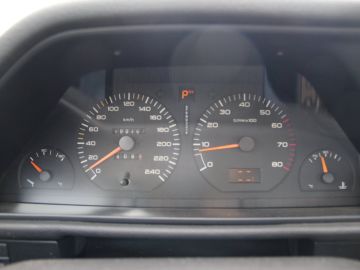 Peugeot 605